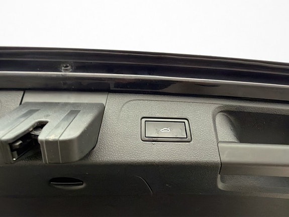 Volkswagen Passat 18 of 30