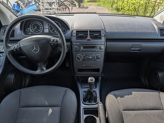 Mercedes-Benz A160 4 of 5
