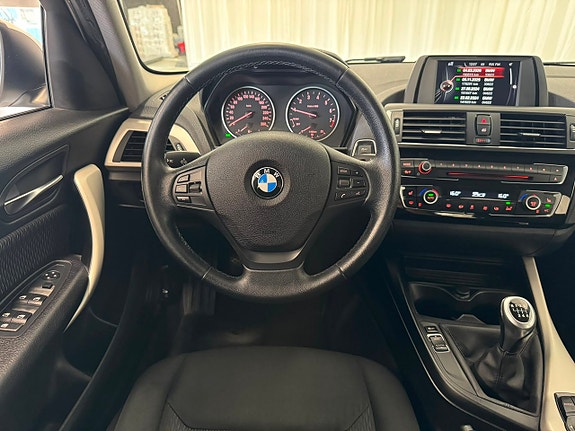 BMW 118i 11 of 27