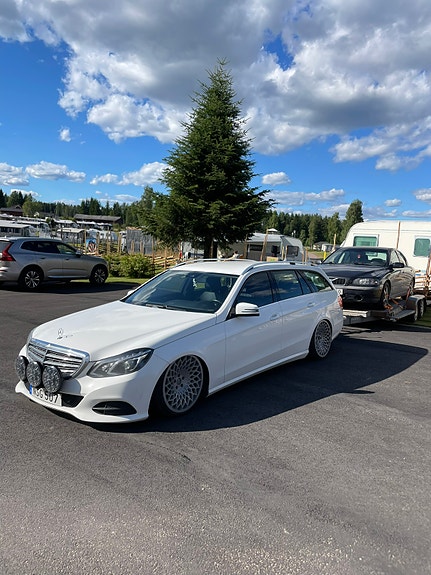 Mercedes-Benz E220 4 of 14