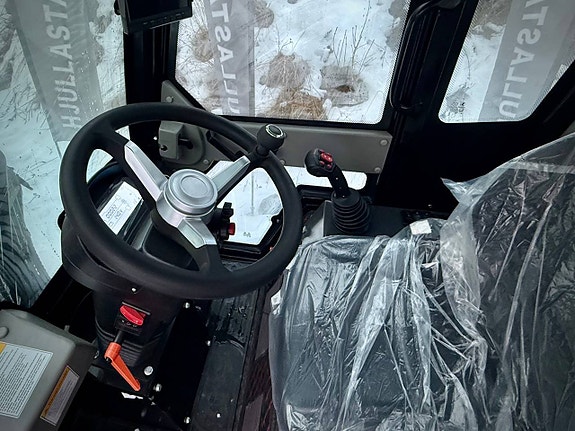 D'MACHINE 750 | Perkins | Hydrostat | 4WD | Trima 6 of 10