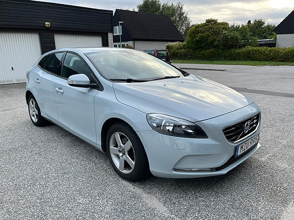 Volvo V40 4 of 9