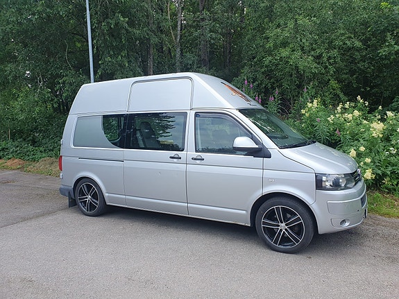 Volkswagen Caravelle 5 of 5