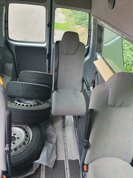 Volkswagen Caravelle 9 of 13