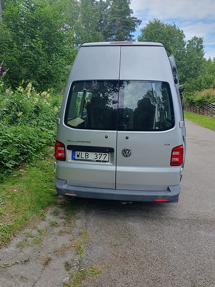 Volkswagen Caravelle 4 of 5