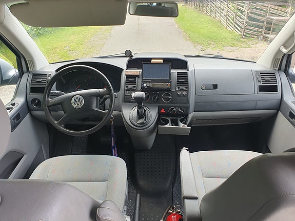 Volkswagen Caravelle 12 of 13