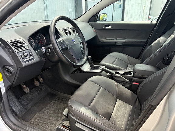 Volvo V50 11 of 16