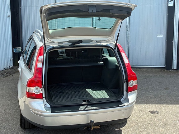 Volvo V50 7 of 16
