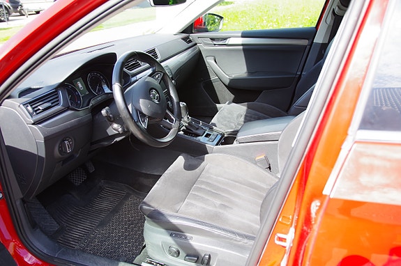 Skoda Superb 8 of 17