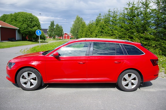 Skoda Superb 4 of 5