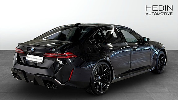 BMW M5 2 of 5