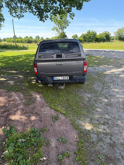 Isuzu D-max 4 of 5