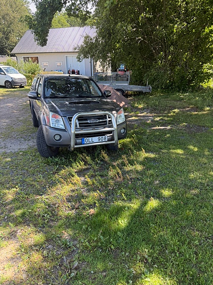 Isuzu D-max 2 of 5