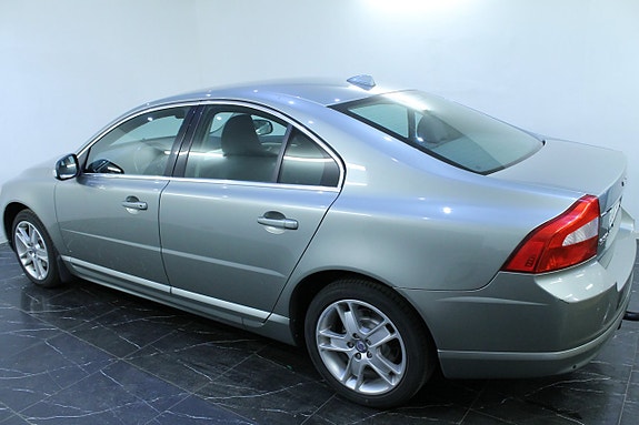 Volvo S80 7 of 9