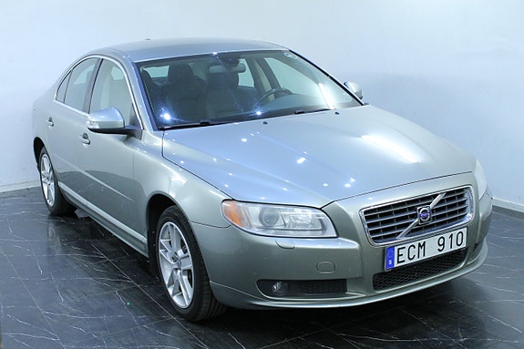 Volvo S80 4 of 9