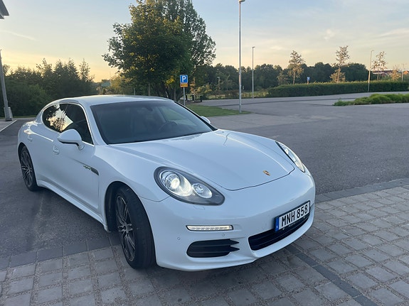 Porsche Panamera S 12 of 13