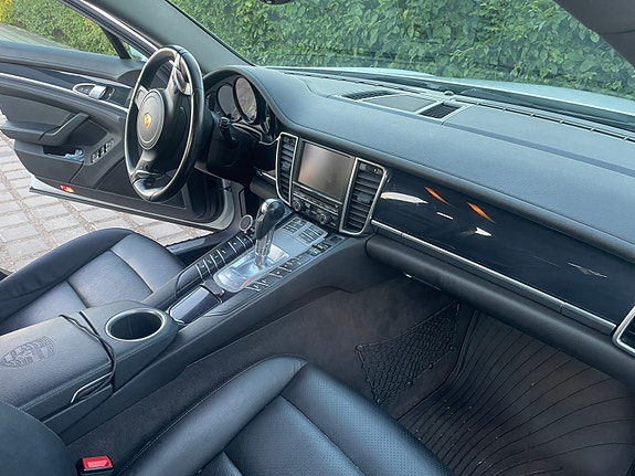 Porsche Panamera S 10 of 13