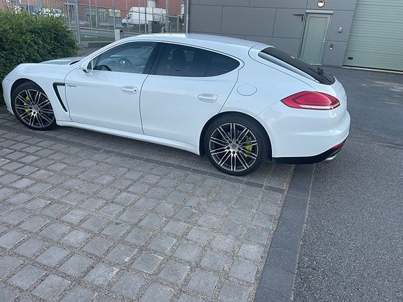 Porsche Panamera S 5 of 5