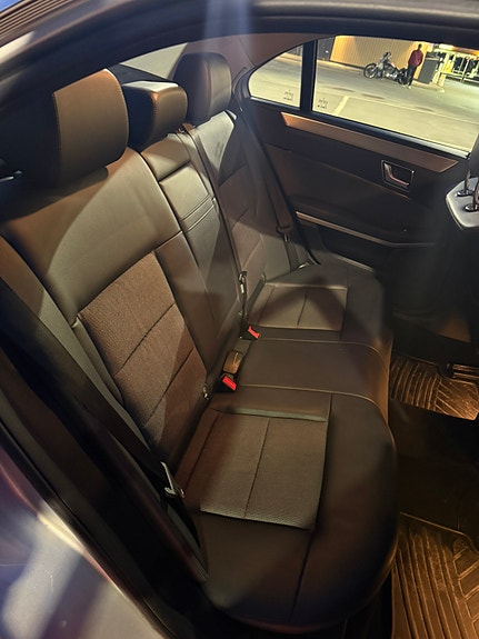 Mercedes-Benz E220 8 of 19