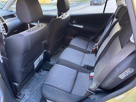 Toyota Corolla Verso 8 of 9