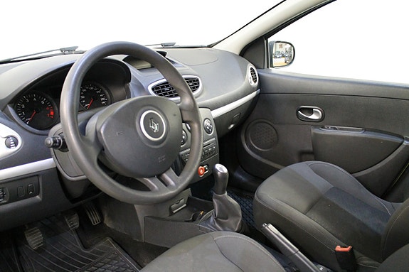 Renault Clio 8 of 9