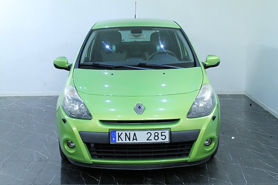 Renault Clio 2 of 9