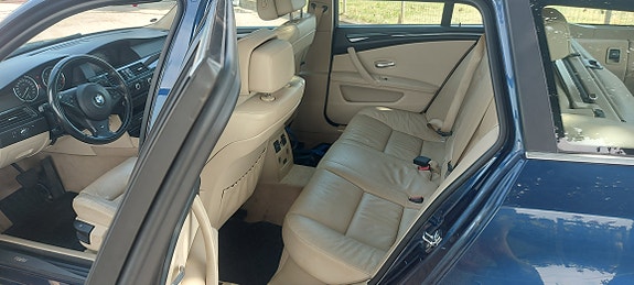 BMW 525d 3 of 5