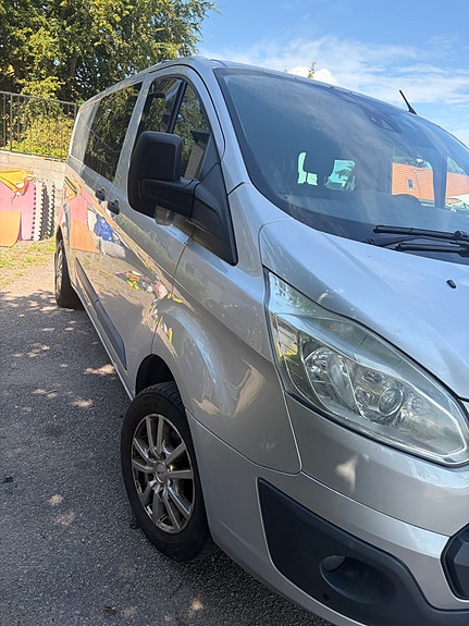 Ford Transit Custom 2 of 5