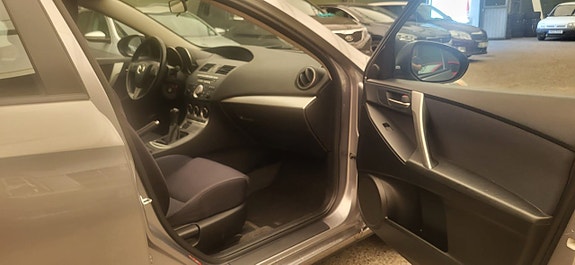 Mazda 3 9 of 14