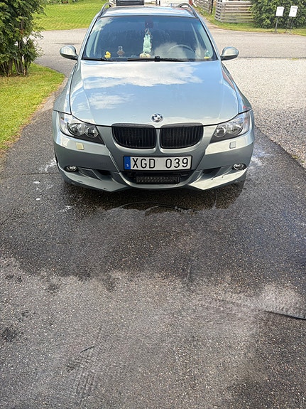 BMW 325i 4 of 8