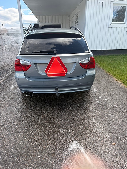 BMW 325i 3 of 8