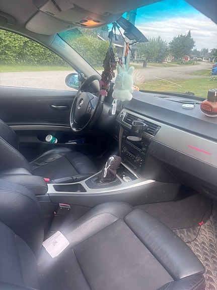 BMW 325i 6 of 8