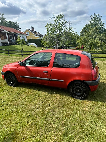 Renault Clio 2 of 5