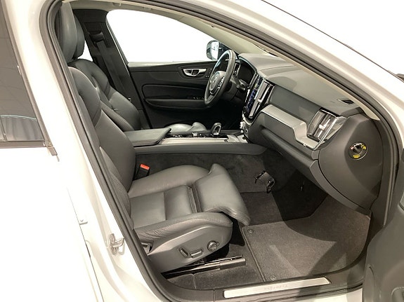 Volvo XC60 5 of 5