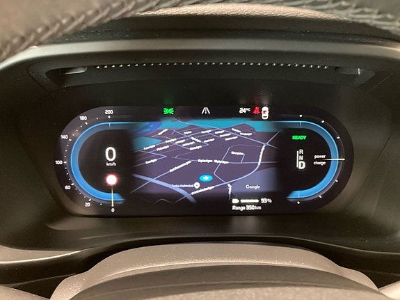 Volvo XC40 12 of 16