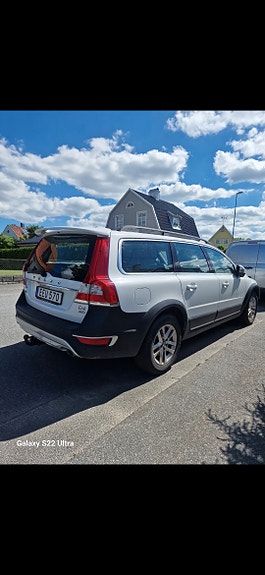 Volvo XC70 2 of 5