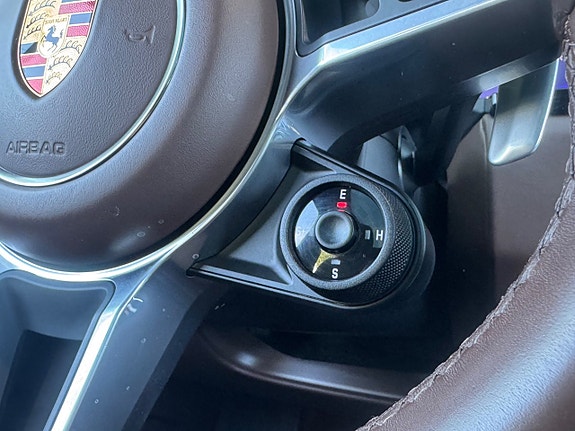 Porsche Cayenne 20 of 23