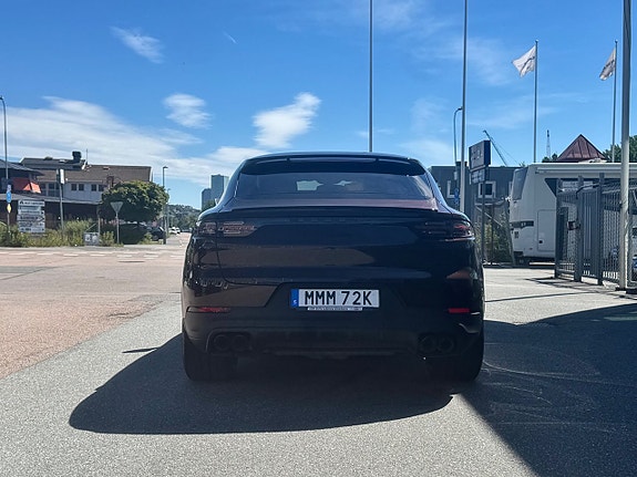 Porsche Cayenne 5 of 23