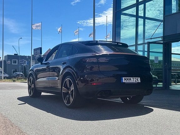 Porsche Cayenne 3 of 23