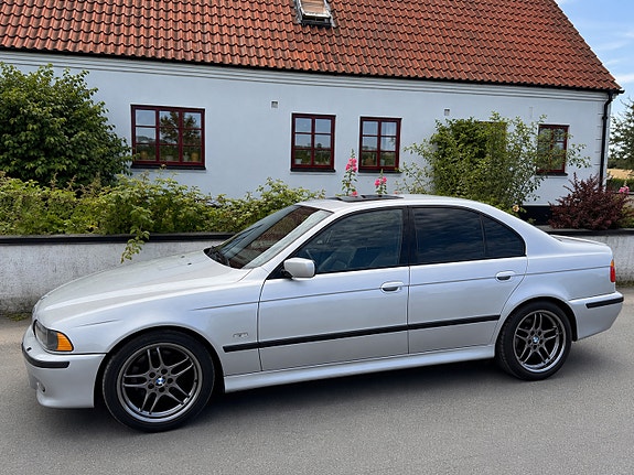 BMW 540i 2 of 5