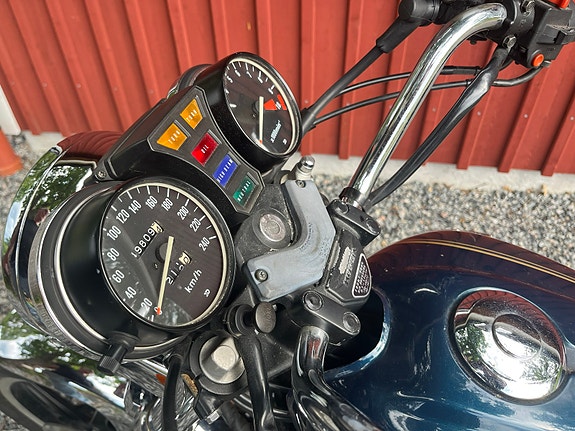 Honda CB 750 C RC06 2 of 5