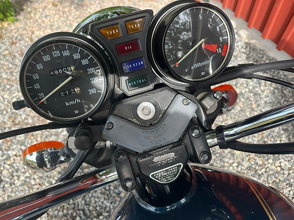 Honda CB 750 C RC06 3 of 5