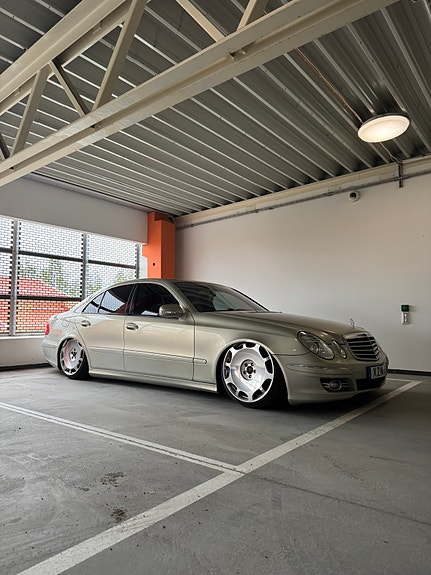 Mercedes-Benz E320 2 of 5