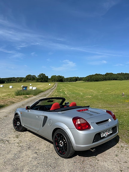 Toyota MR2 2 of 5