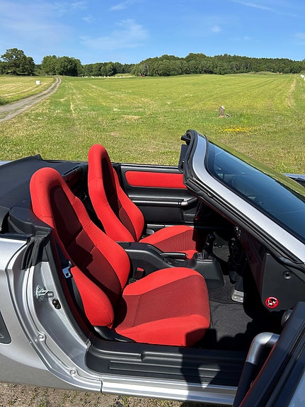 Toyota MR2 4 of 5