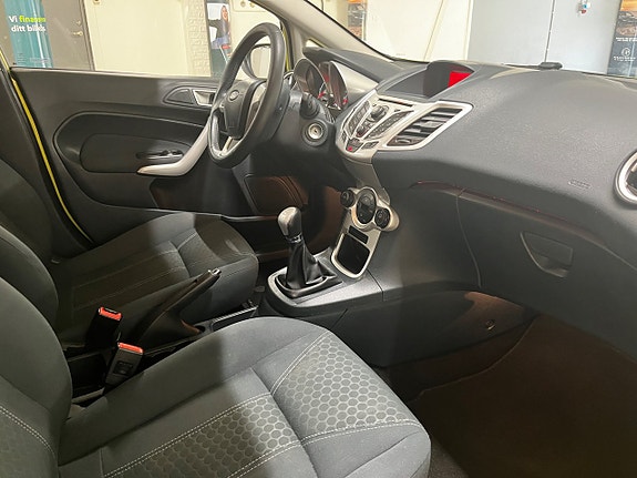 Ford Fiesta 8 of 12