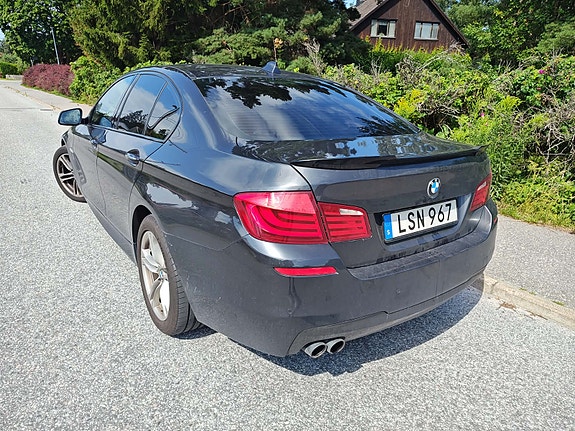 BMW 530d 3 of 5