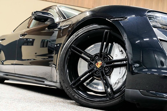 Porsche Taycan 5 of 5