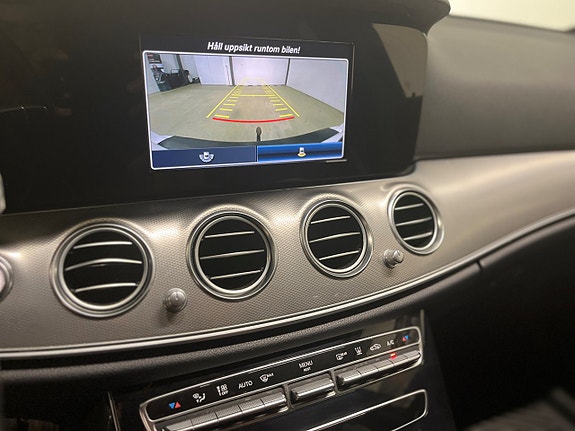 Mercedes-Benz E220 12 of 13