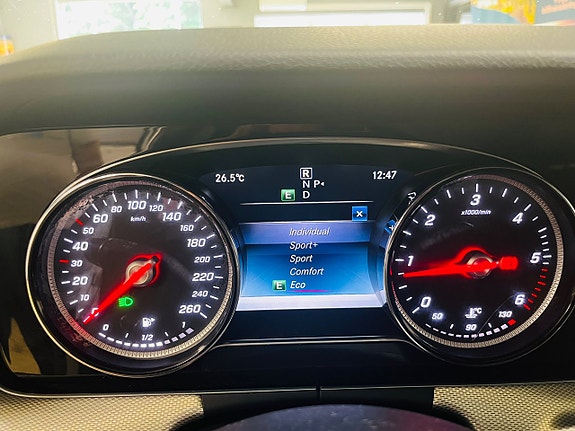 Mercedes-Benz E220 13 of 13